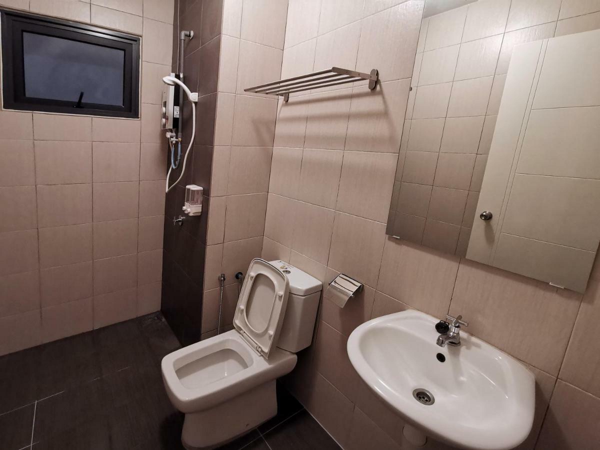 Lägenhet på 115 m² i Batu Burok, med 3 sovrum och 2 badrum  Kuala Terengganu Exteriör bild